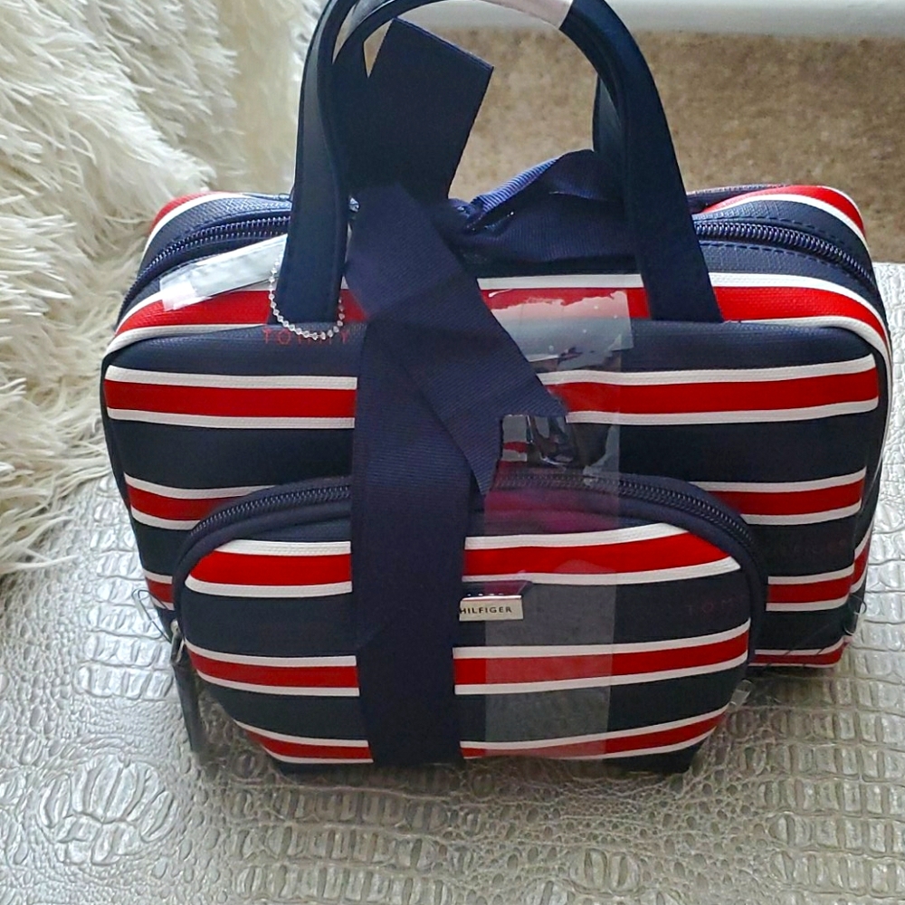 Tommy Hilfiger cosmetic case set